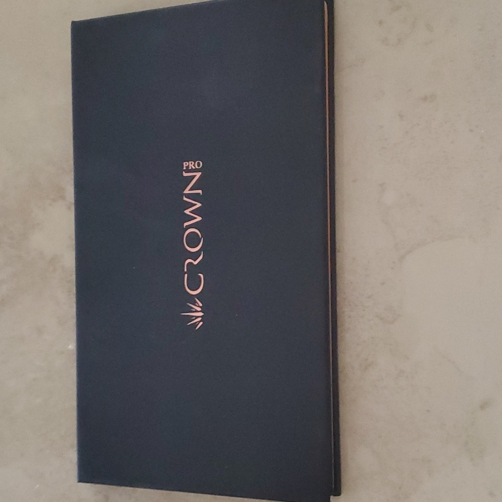 Eyeshadow Palette - Picture 2 of 2